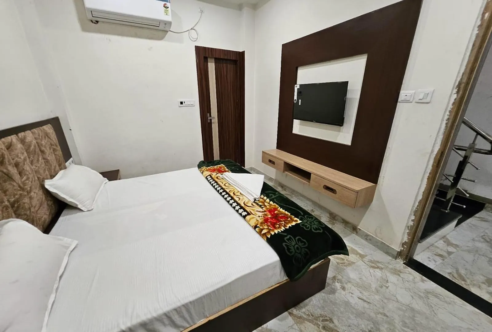 Hotel Ganpati Palace Varanasi India